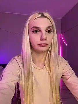 LoveLuna_ from StripChat is Freechat