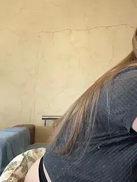 LovelyCaramelle from StripChat is Freechat