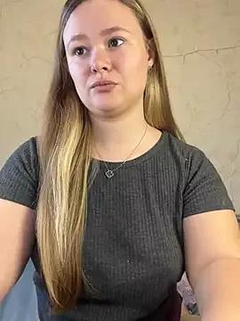 LovelyCaramelle from StripChat is Freechat