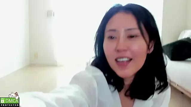 LovelyNanako from StripChat is Freechat