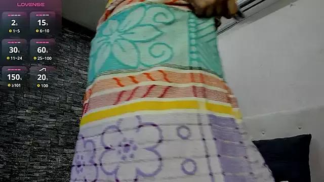 Lucia78couple from StripChat is Freechat
