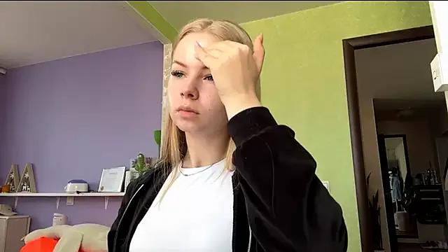 Luckykisses from StripChat is Freechat
