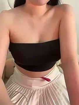 Lucy79xx from StripChat is Freechat