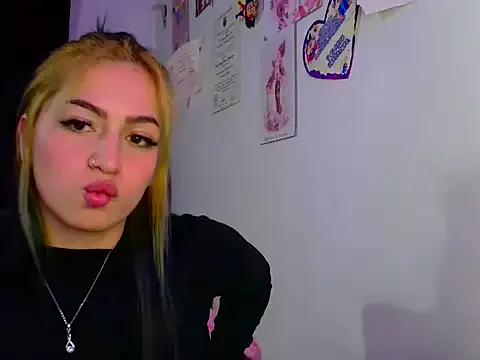 Teen sex cams free adult cams: check-out the satisfaction of conversing and c2c with our stunning models, who will teach you all about seduction and dreams with their smoking hot shapes.