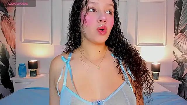 LucyLovelyy from StripChat is Freechat