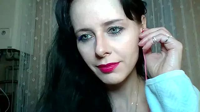 LuminousLady from StripChat is Freechat