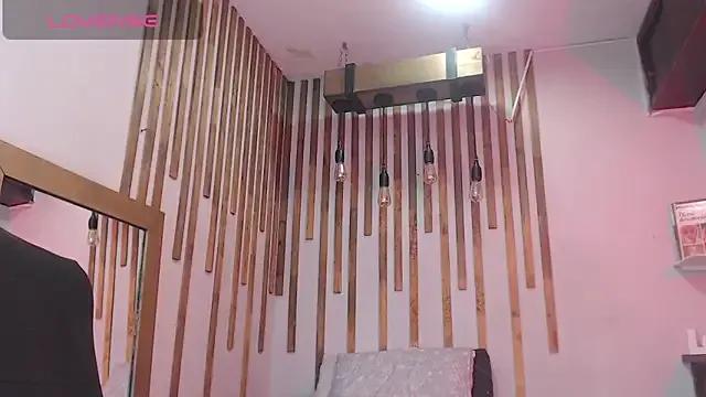 Luna_johnsonn from StripChat is Freechat