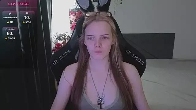 Luna_Navy from StripChat is Freechat