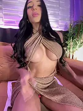 LunahMiller from StripChat is Freechat