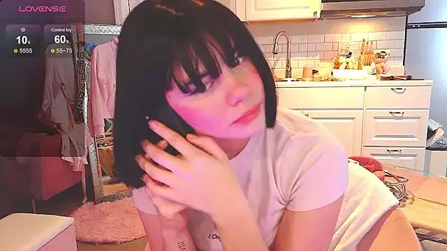 LunaMilav from StripChat is Freechat