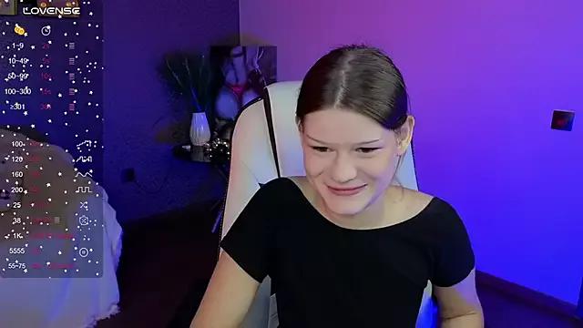 Lunamytrend from StripChat is Freechat