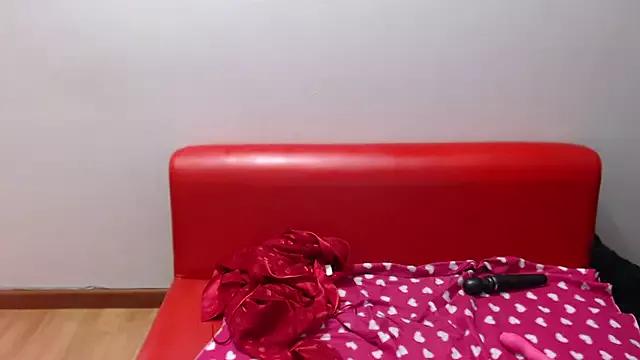 Lunasquirt1985 from StripChat is Freechat