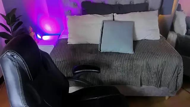 MadissonCooper_ from StripChat is Freechat