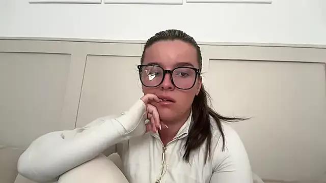 maisiesmithx from StripChat is Freechat
