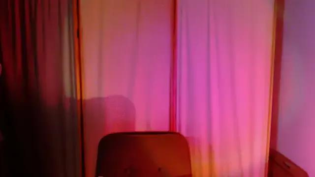 Malinax from StripChat is Freechat
