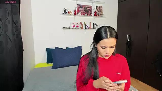 marianaandvalen from StripChat is Freechat