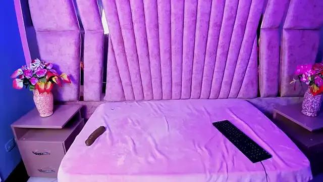 MarianaGibson from StripChat is Freechat