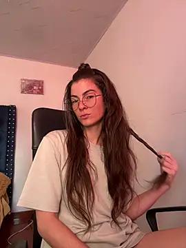 MARIELSINS_1111 from StripChat is Freechat