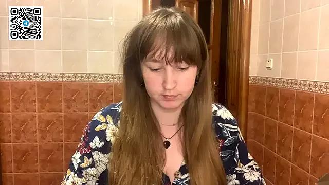 MaroonMoon_ from StripChat is Freechat