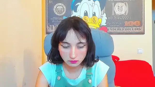 Marri-Stella from StripChat is Freechat