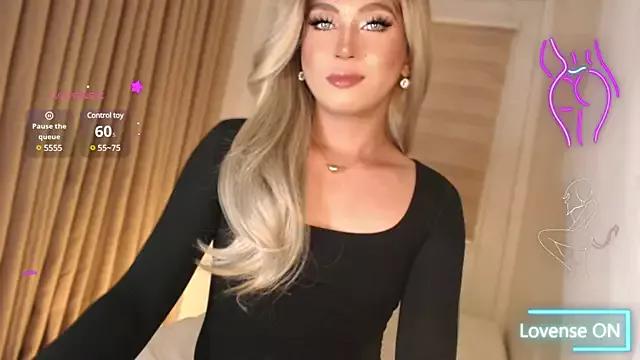 MarryJuana_Shemale from StripChat is Freechat