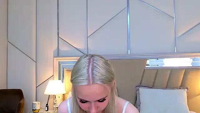 MartaBrooks from StripChat is Freechat