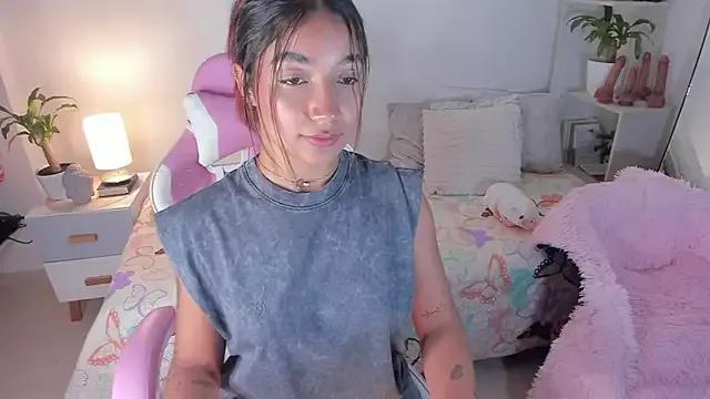 martina_roldam from StripChat is Freechat