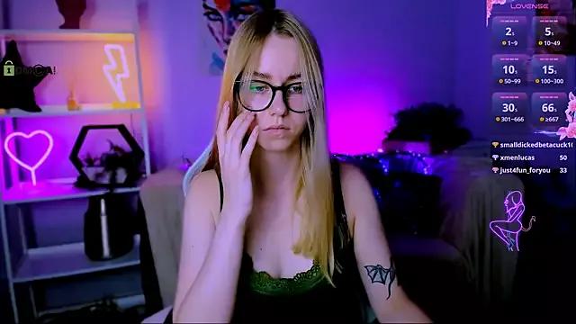 Teen sex cams free adult cams: check-out the satisfaction of conversing and c2c with our stunning models, who will teach you all about seduction and dreams with their smoking hot shapes.