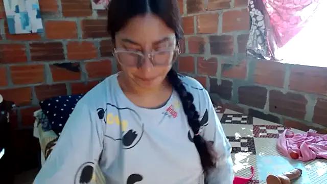 Mary_Pompis from StripChat is Freechat