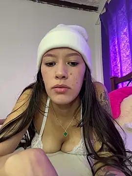 Maryexxx from StripChat is Freechat
