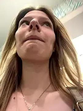 MaryHiggins from StripChat is Freechat