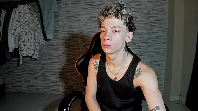 Photos of mateodeamjo from StripChat is Freechat