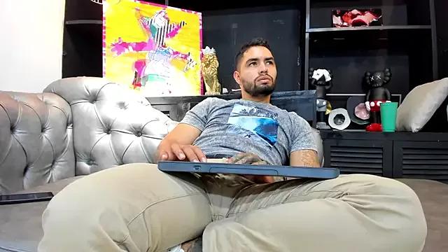 matteosantos from StripChat