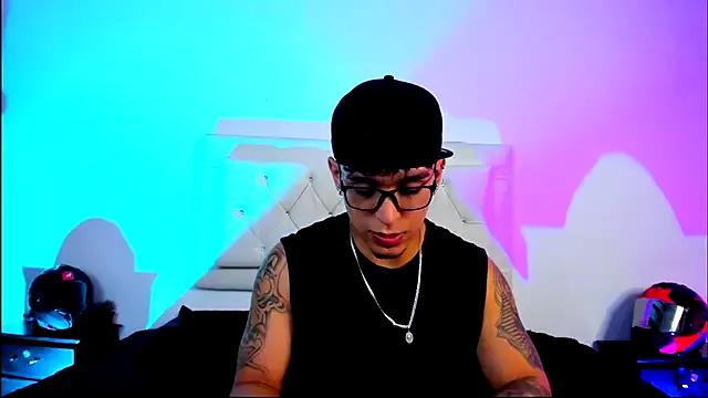 Mattew_Dluca_ from StripChat is Freechat