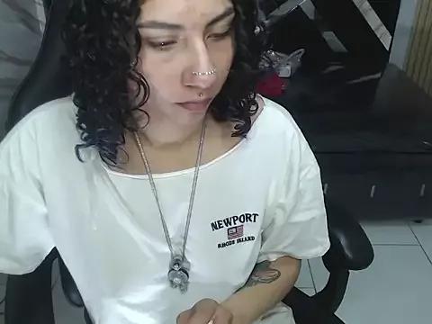 MauVixen_v from StripChat is Freechat