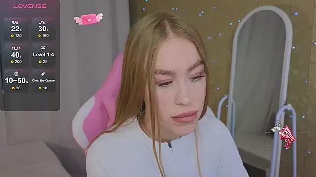maya_lolly from StripChat is Freechat