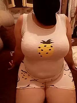 mayakhalyfaa from StripChat is Freechat