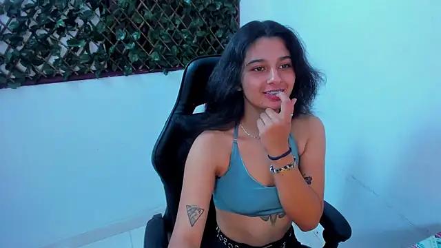 Megan_Whitte from StripChat is Freechat