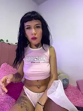 MelanieHarrys from StripChat is Freechat