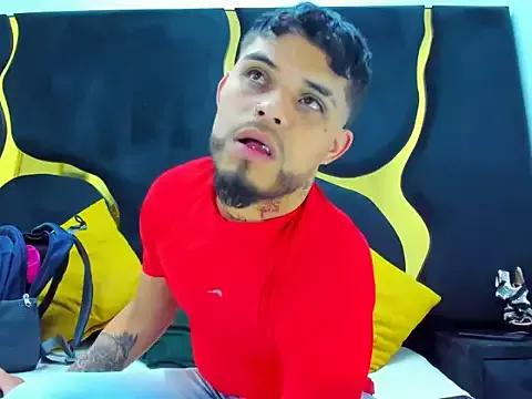 MelissaandZeuss2 from StripChat is Freechat