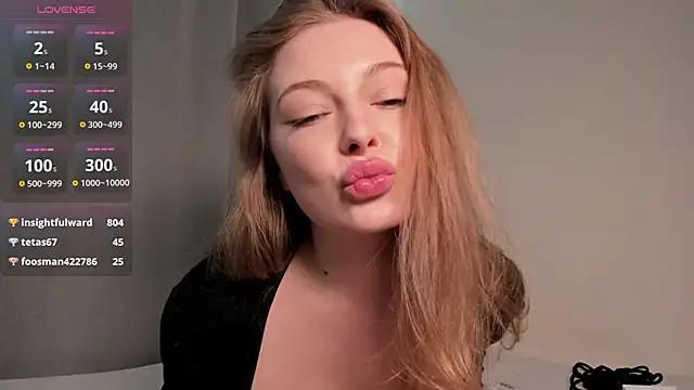 mercedescutee from StripChat is Freechat