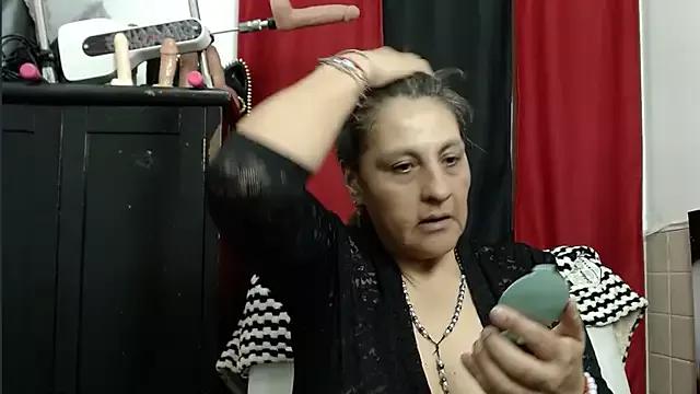merlyna_goldens from StripChat is Freechat