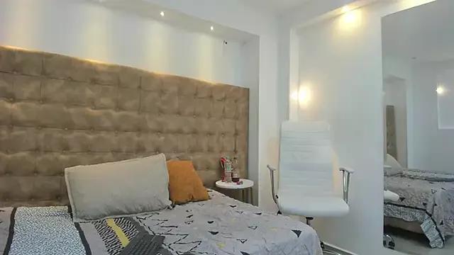 MiiaSmith__ from StripChat is Freechat