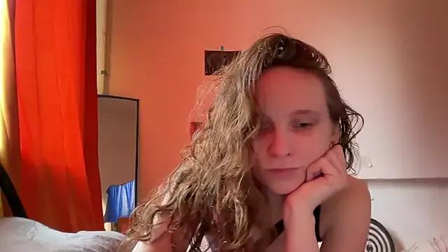 MikkyMoony from StripChat is Freechat