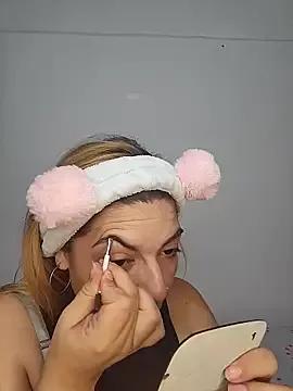 mila_curvy from StripChat is Freechat