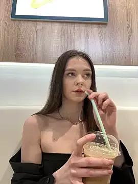 MilaBee from StripChat is Freechat