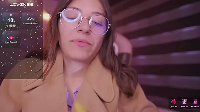 milly_kenner from StripChat is Freechat
