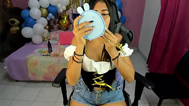 Teen sex cams free adult cams: check-out the satisfaction of conversing and c2c with our stunning models, who will teach you all about seduction and dreams with their smoking hot shapes.