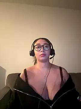 minha_baby from StripChat is Freechat