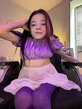 MiniSophiaa from StripChat is Freechat